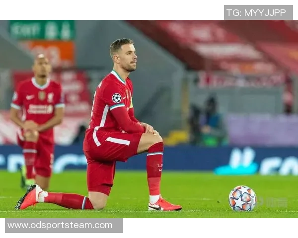 英超球员本周赛前首次单膝下跪共同反对种族歧视行动